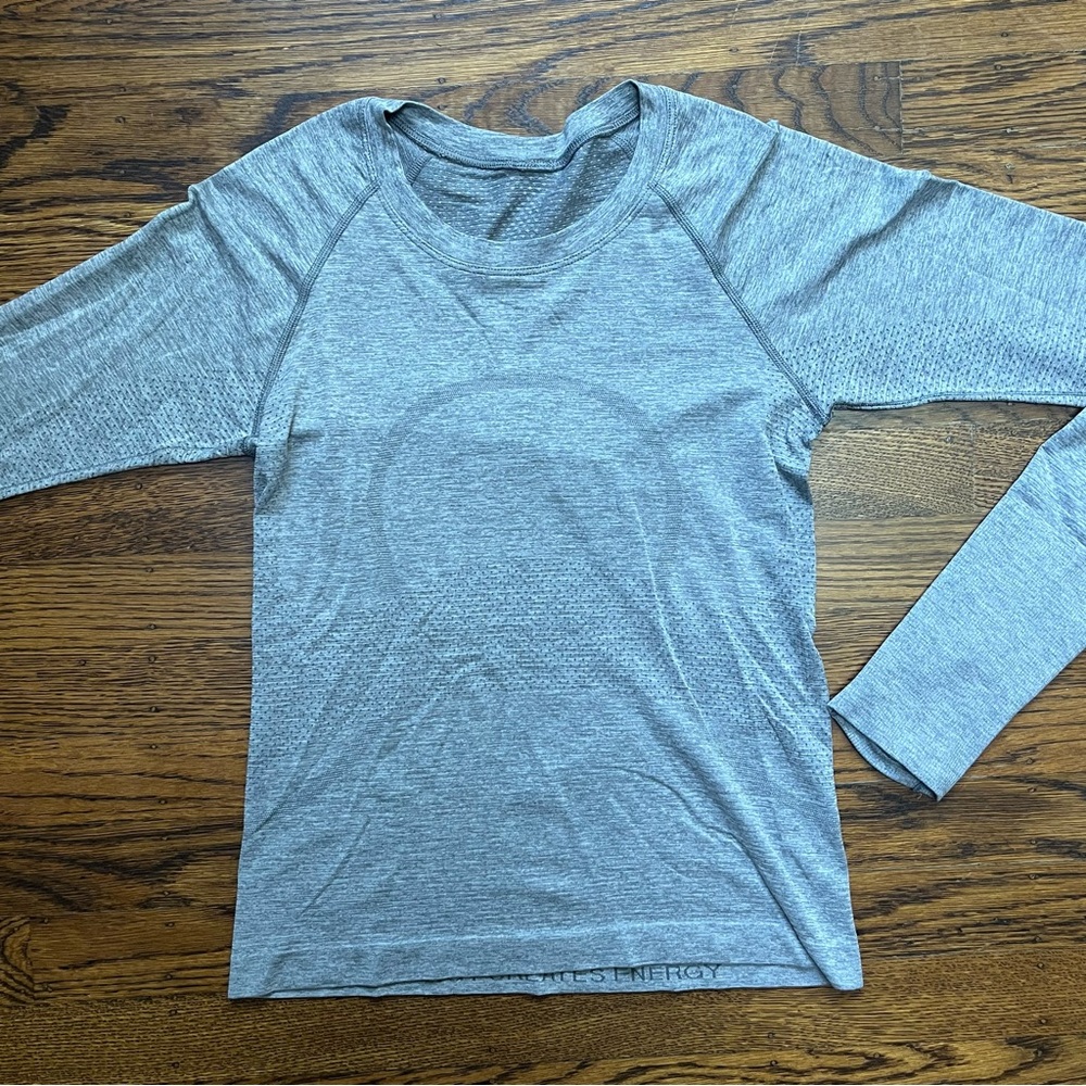 Swiftly Tech Long-Sleeve Shirt 2.0 *Race Length - Slate / White Heathered Grey